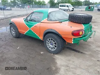 1999 Mazda MX-5 Miata with VIN JM1NB3531X0116676, listed as a IAAI auction lot 42454285 with 201,534 mi miles and . Bid and sale history available at DreamBid. Image 3.