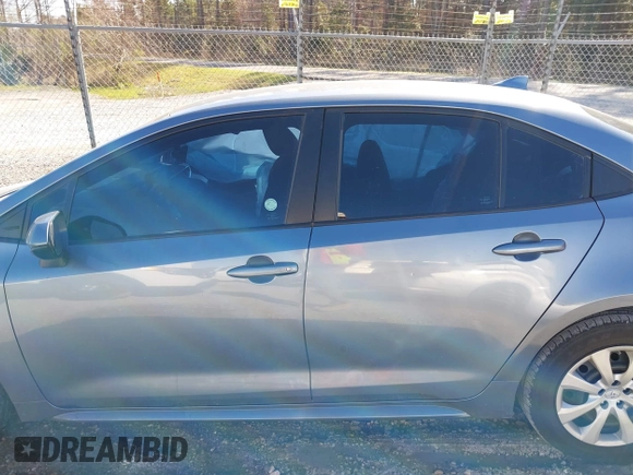 2022 Toyota Corolla LE with VIN 5YFEPMAE9NP273308, listed as a IAAI auction lot 41640335 with 106,282 mi miles and . Bid and sale history available at carsss.com. Image 14.