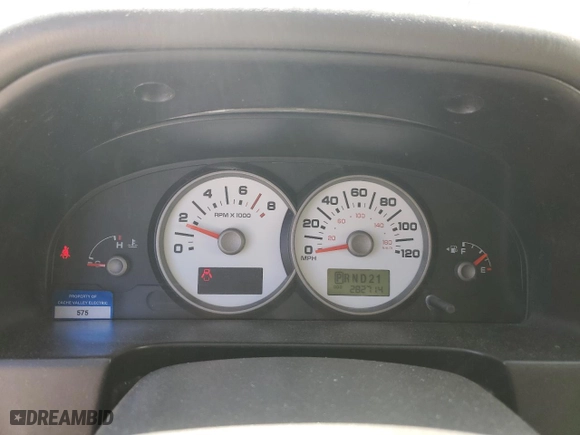 2005 Ford Escape XLT with VIN 1FMYU93105DA03153, listed as a Copart auction lot 53925575 with 282,714 mi miles and Clean Title. Bid and sale history available at carsss.com. Image 9.