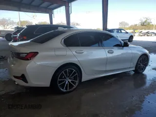 2022 BMW 3 Series 330i with VIN 3MW5R1J08N8C44151, listed as a Copart auction lot 85958404 with 28,213 mi miles and Salvage Title. Bid and sale history available at carsss.com. Image 3.