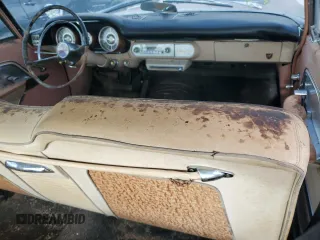 1957 Chrysler New Yorker z VIN N5722394, wystawiony jako Copart lot #81414084 z przebiegiem 18 527 mil mil oraz Tytuł czysty. Historia ofert i sprzedaży dostępna na DreamBid. Obrazek 8.