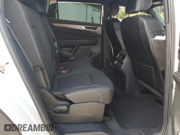 2024 Volkswagen Atlas SE z VIN 1V2DE2CA2RC207731, wystawiony jako Copart lot #68003224 z przebiegiem 12 886 mil mil oraz Szkoda całkowita • Salvage title. Historia ofert i sprzedaży dostępna na DreamBid. Obrazek 12.