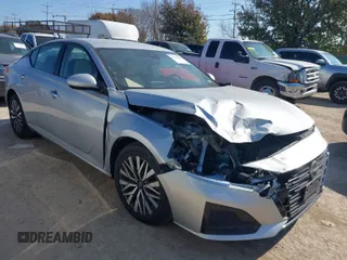 2023 Nissan Altima 2.5 SV with VIN 1N4BL4DV0PN364984, listed as a IAAI auction lot 41490876 with 40,571 mi miles. Bid and sale history available at carsss.com. Image 1.