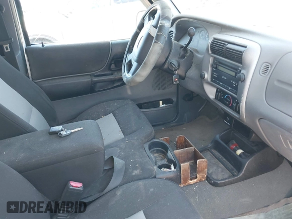 2004 Ford Ranger XL Fleet z VIN 1FTYR44UX4PA95225, wystawiony jako IAAI lot #42777627 z przebiegiem 52 936 mil mil oraz . Historia ofert i sprzedaży dostępna na DreamBid. Obrazek 5.