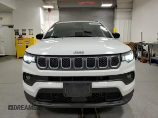 2023 Jeep Compass Latitude with VIN 3C4NJDBN4PT552925, listed as a Copart auction lot 62357335 with 45,924 mi miles and Clean title. Bid and sale history available at DreamBid. Image 5.