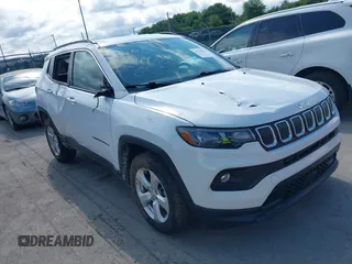 2022 Jeep Compass Latitude z VIN 3C4NJDBB9NT122004, wystawiony jako IAAI lot #42752941 z przebiegiem 108 509 mil mil oraz . Historia ofert i sprzedaży dostępna na DreamBid. Obrazek 1.