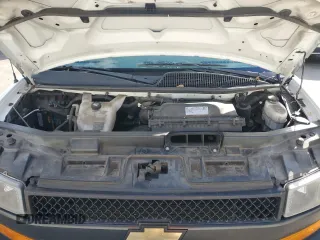 2018 Chevrolet Express Cargo Van with VIN 1GCWGAFP9J1339951, listed as a Copart auction lot 78362654 with 104,409 mi miles and Salvage Title. Bid and sale history available at carsss.com. Image 12.