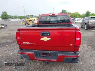 2017 Chevrolet Colorado 4WD LT z VIN 1GCGTCEN5H1227895, wystawiony jako IAAI lot #42384312 z przebiegiem 121 910 mil mil oraz . Historia ofert i sprzedaży dostępna na DreamBid. Obrazek 16.