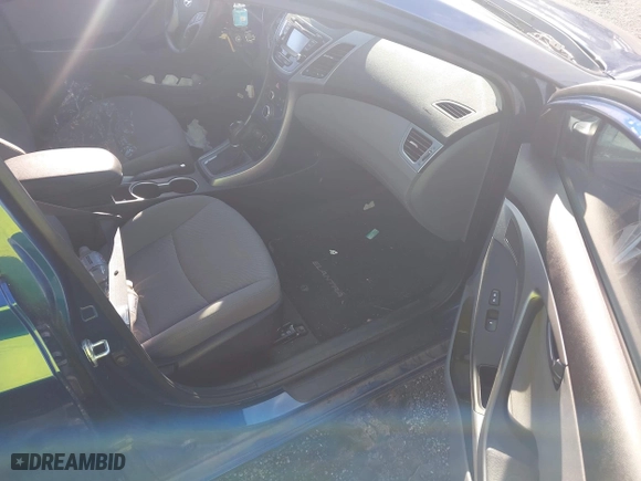2016 Hyundai Elantra SE with VIN 5NPDH4AE1GH720562, listed as a IAAI auction lot 41723971 with 82,573 mi miles. Bid and sale history available at carsss.com. Image 5.