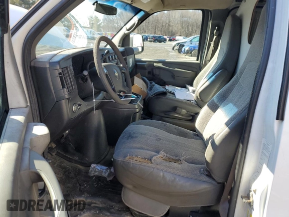 2012 Chevrolet Express Cargo with VIN 1GCSGAFX8C1107214, listed as a Copart auction lot 44963945 with 273,256 mi miles and Salvage title. Bid and sale history available at DreamBid. Image 7.