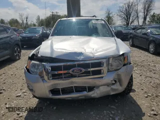 2010 Ford Escape XLT z VIN 1FMCU9D77AKC30116, wystawiony jako Copart lot #55429945 z przebiegiem 154 608 mil mil oraz Czysty tytuł • Clean title. Historia ofert i sprzedaży dostępna na DreamBid. Obrazek 5.