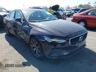 2017 Volvo S90 Momentum with VIN YV1102AK0H1012018, listed as a IAAI auction lot 42014173 with 155,159 mi miles. Bid and sale history available at carsss.com. Image 1.
