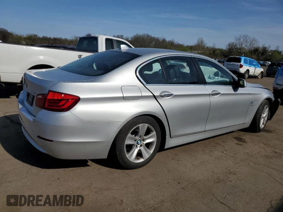 2012 BMW 5 Series 528i xDrive z VIN WBAXH5C52CDW10360, wystawiony jako Copart lot #54454025 z przebiegiem Nie podano mil oraz Szkoda całkowita • Salvage title. Historia ofert i sprzedaży dostępna na DreamBid. Obrazek 3.