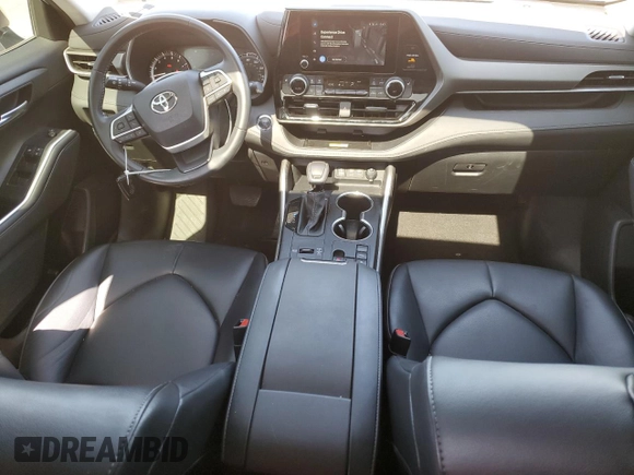 2023 Toyota Highlander L z VIN 5TDKDRAH9PS041904, wystawiony jako Copart lot #57425145 z przebiegiem 30 953 mil mil oraz Szkoda całkowita • Salvage title. Historia ofert i sprzedaży dostępna na DreamBid. Obrazek 8.