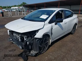 2023 Nissan Versa SR z VIN 3N1CN8FV4PL870186, wystawiony jako IAAI lot #42458430 z przebiegiem 22 mil mil oraz . Historia ofert i sprzedaży dostępna na DreamBid. Obrazek 18.