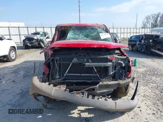 2002 Chevrolet Avalanche with VIN 3GNEC13T42G146979, listed as a IAAI auction lot 41709022 with 271,938 mi miles. Bid and sale history available at carsss.com. Image 12.