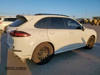 2017 Porsche Cayenne GTS z VIN WP1AD2A23HLA81234, wystawiony jako Copart lot #49897205 z przebiegiem 75 835 mil mil oraz Szkoda całkowita • Salvage title. Historia ofert i sprzedaży dostępna na DreamBid. Obrazek 3.
