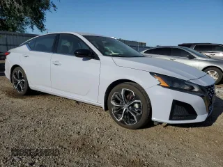 2024 Nissan Altima SR z VIN 1N4BL4CV9RN350232, wystawiony jako Copart lot #52239325 z przebiegiem 20 139 mil mil oraz Szkoda całkowita • Salvage title. Historia ofert i sprzedaży dostępna na DreamBid. Obrazek 4.