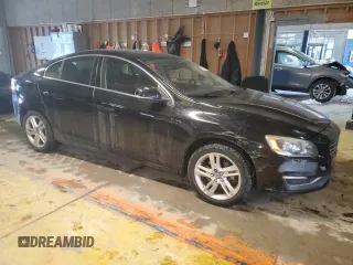 2015 Volvo S60 T5 Premier z VIN YV1612TK3F2356840, wystawiony jako Copart lot #88741865 z przebiegiem 174 030 mil mil oraz Czysty tytuł • Clean title. Historia ofert i sprzedaży dostępna na DreamBid. Obrazek 4.