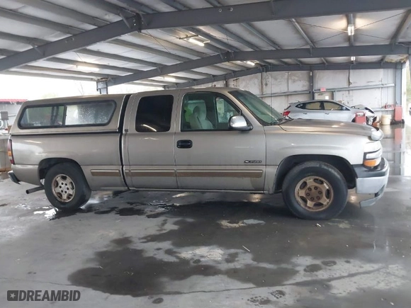 2001 Chevrolet Silverado 1500 LS with VIN 2GCEC19V811229792, listed as a IAAI auction lot 41844893 with 284,568 mi miles. Bid and sale history available at carsss.com. Image 13.