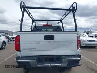 2022 Chevrolet Colorado 2WD Work Truck с VIN 1GCGSBEA7N1111880, выставлен на аукционе IAAI как лот 41805577 с пробегом 94 144 миль миль и . История ставок и продаж доступна на DreamBid. Изображение 16.