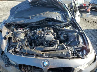 2012 BMW 3 Series 328i с VIN WBA3A5C56CF342095, выставлен на аукционе Copart как лот 52299665 с пробегом Не указан миль и Списание • Salvage title. История ставок и продаж доступна на DreamBid. Изображение 11.