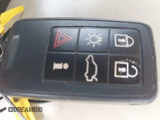 2014 Volvo S60 T5 z VIN YV1612FSXE2277644, wystawiony jako IAAI lot #42405453 z przebiegiem Nie podano mil oraz . Historia ofert i sprzedaży dostępna na DreamBid. Obrazek 11.