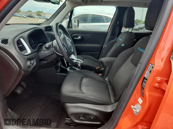 2021 Jeep Renegade Latitude with VIN ZACNJCBB2MPM82566, listed as a Copart auction lot 61847525 with 28,741 mi miles and Salvage title. Bid and sale history available at DreamBid. Image 7.