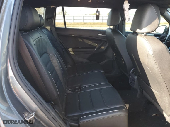 2020 Volkswagen Tiguan SEL Premium R-Line with VIN 3VV4B7AXXLM068664, listed as a Copart auction lot 83243264 with 132,734 mi miles and Salvage Title. Bid and sale history available at carsss.com. Image 11.
