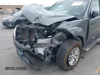 2017 Nissan Frontier SV z VIN 1N6AD0ER4HN759021, wystawiony jako IAAI lot #42459650 z przebiegiem 93 071 mil mil oraz . Historia ofert i sprzedaży dostępna na DreamBid. Obrazek 6.