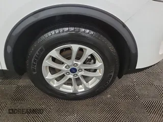 2020 Ford Escape SE z VIN 1FMCU9G66LUB14805, wystawiony jako IAAI lot #42388285 z przebiegiem 50 819 mil mil oraz . Historia ofert i sprzedaży dostępna na DreamBid. Obrazek 42.