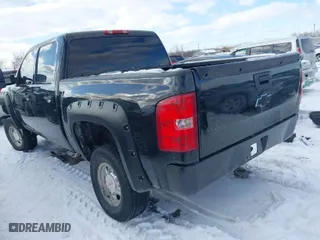 2008 Chevrolet Silverado 1500 LT w/1LT with VIN 3GCEK13JX8G294329, listed as a IAAI auction lot 41591010 with 246,781 mi miles. Bid and sale history available at carsss.com. Image 3.