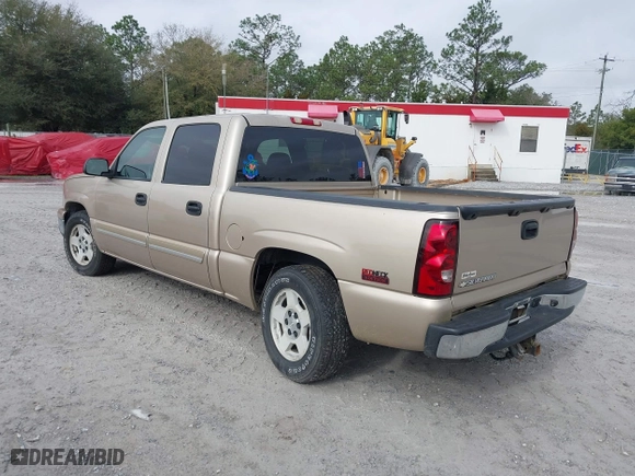 2006 Chevrolet Silverado 1500 LT1 with VIN 2GCEC13T161155954, listed as a IAAI auction lot 41643598 with 222,321 mi miles. Bid and sale history available at carsss.com. Image 3.
