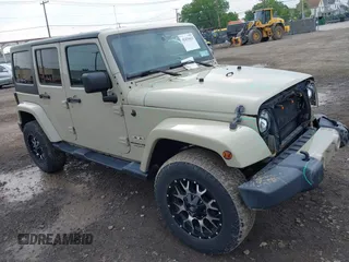 2018 Jeep Wrangler Unlimited Sahara z VIN 1C4BJWEG2JL887826, wystawiony jako IAAI lot #42429613 z przebiegiem 70 112 mil mil oraz . Historia ofert i sprzedaży dostępna na DreamBid. Obrazek 1.
