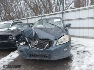 2010 Volvo XC60 3.2L with VIN YV4960DZ2A2064199, listed as a IAAI auction lot 41307658 with 72,194 mi miles. Bid and sale history available at carsss.com. Image 12.