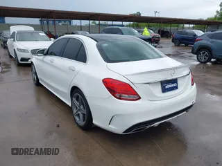 2018 Mercedes-Benz C 300 с VIN WDDWF4JB6JR373532, выставлен на аукционе IAAI как лот 42458931 с пробегом 83 804 миль миль и . История ставок и продаж доступна на DreamBid. Изображение 3.