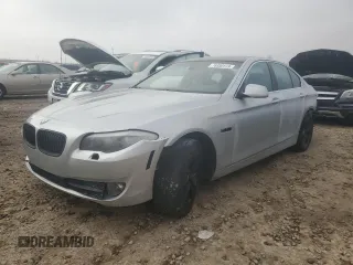 2011 BMW 5 Series 528i with VIN WBAFR1C55BDV76530, listed as a Copart auction lot 41466125 with 140,211 mi miles and Salvage Title. Bid and sale history available at carsss.com. Image 1.