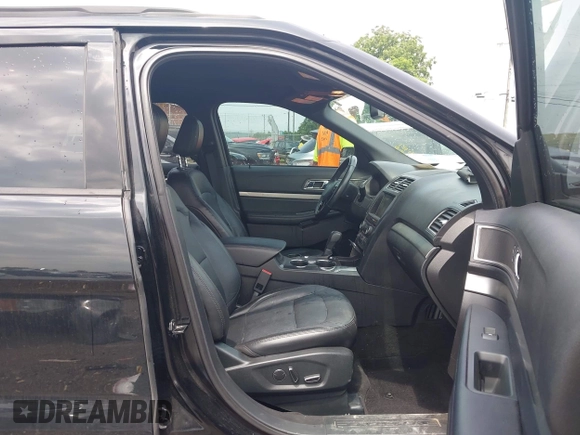2018 Ford Explorer XLT z VIN 1FM5K7D83JGC39166, wystawiony jako IAAI lot #42425333 z przebiegiem 122 029 mil mil oraz . Historia ofert i sprzedaży dostępna na DreamBid. Obrazek 5.