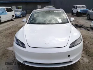 2025 Tesla Model 3 Long Range z VIN 5YJ3E1EBXSF968724, wystawiony jako Copart lot #53128525 z przebiegiem 1 127 mil mil oraz Szkoda całkowita • Salvage title. Historia ofert i sprzedaży dostępna na DreamBid. Obrazek 5.