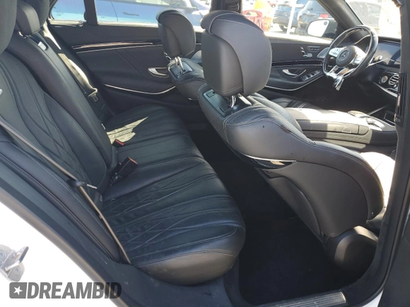 2019 Mercedes-Benz S 63 AMG z VIN WDDUG8JB2KA489435, wystawiony jako Copart lot #48577715 z przebiegiem 43 825 mil mil oraz Szkoda całkowita • Salvage title. Historia ofert i sprzedaży dostępna na DreamBid. Obrazek 10.