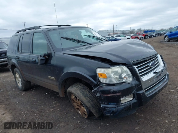 2008 Ford Explorer XLT with VIN 1FMEU73E98UB22902, listed as a IAAI auction lot 42050339 with 215,304 mi miles. Bid and sale history available at carsss.com. Image 1.
