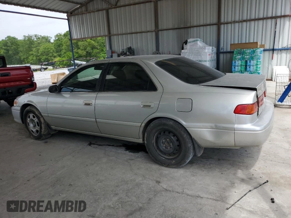 2001 Toyota Camry CE z VIN 4T1BG22K11U784435, wystawiony jako Copart lot #57150025 z przebiegiem 32 777 mil mil oraz Czysty tytuł • Clean title. Historia ofert i sprzedaży dostępna na DreamBid. Obrazek 2.