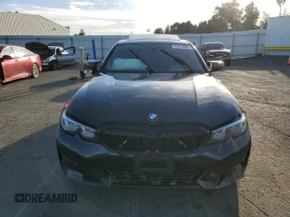 2019 BMW 3 Series 330i with VIN 3MW5R1J57K8B02431, listed as a Copart auction lot 47676085 with 0 mi miles and Salvage Title. Bid and sale history available at carsss.com. Image 5.