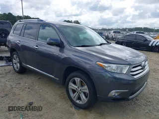 2013 Toyota Highlander Limited z VIN 5TDYK3EH0DS100101, wystawiony jako IAAI lot #39967043 z przebiegiem 160 437 mil mil oraz . Historia ofert i sprzedaży dostępna na DreamBid. Obrazek 1.