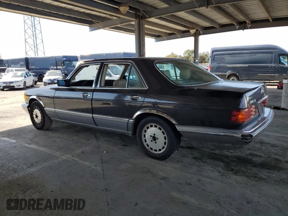 1988 Mercedes-Benz 300 with VIN WDBCA24D4JA424391, listed as a Copart auction lot 52105995 with 223,369 mi miles and Clean Title. Bid and sale history available at DreamBid. Image 2.