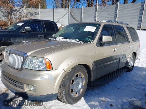 2006 Lincoln Navigator Luxury with VIN 5LMFU28586LJ04892, listed as a IAAI auction lot 41395303 with 124,248 mi miles. Bid and sale history available at carsss.com. Image 18.