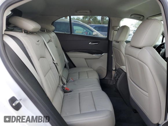2020 Cadillac XT4 FWD Premium Luxury z VIN 1GYFZCR49LF118146, wystawiony jako Copart lot #44537995 z przebiegiem Nie podano mil oraz Nie do naprawy. Historia ofert i sprzedaży dostępna na DreamBid. Obrazek 11.