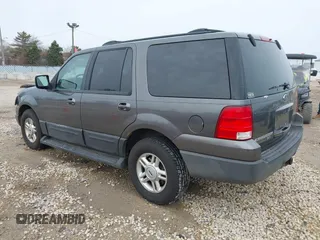 2004 Ford Expedition Special Service with VIN 1FMPU16L44LA06653, listed as a IAAI auction lot 41827182 with 125,996 mi miles. Bid and sale history available at carsss.com. Image 3.