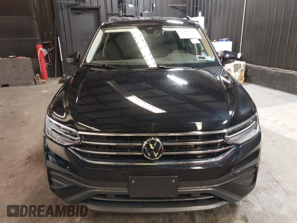 2024 Volkswagen Tiguan S with VIN 3VVFB7AX2RM134769, listed as a IAAI auction lot 42462792 with 1,733 mi miles and . Bid and sale history available at DreamBid. Image 12.