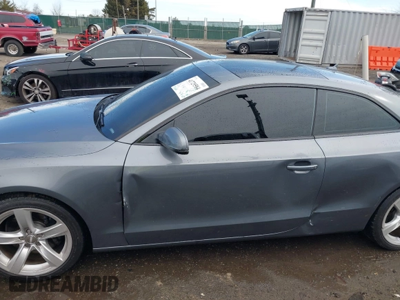2013 Audi A5 Premium Plus z VIN WAULFAFR8DA070141, wystawiony jako IAAI lot #41729584 z przebiegiem 176 662 mil mil oraz . Historia ofert i sprzedaży dostępna na DreamBid. Obrazek 17.